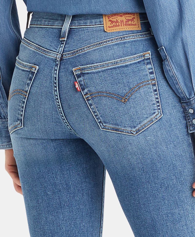 LEVI’S - HIGH MOTION JEANS