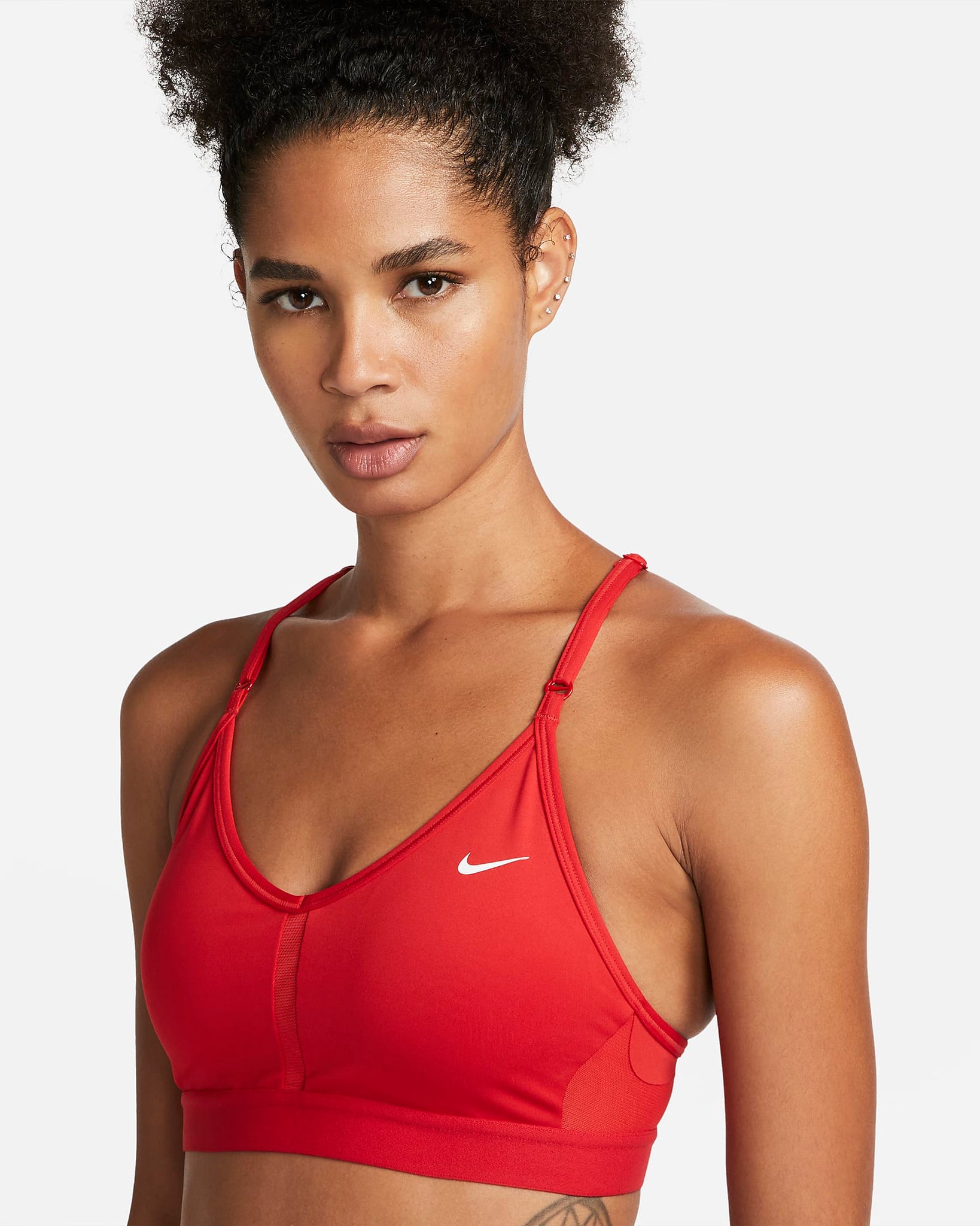Nike Indy - Bra deportivo de baja sujeción acolchado con cuello en V para mujer
