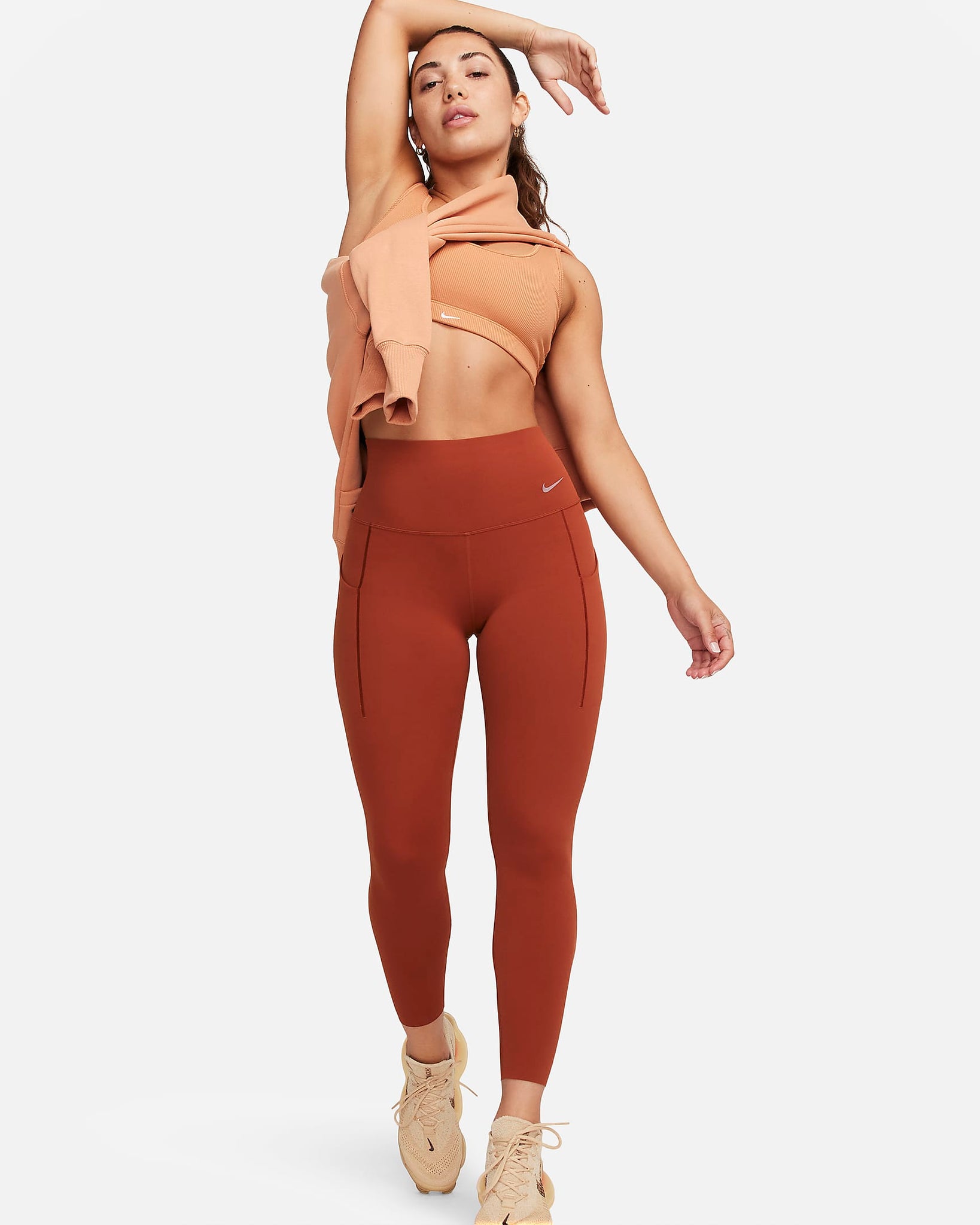 Nike Universa - Leggings de 7/8 de tiro alto y sujeción media con bolsillos para mujer