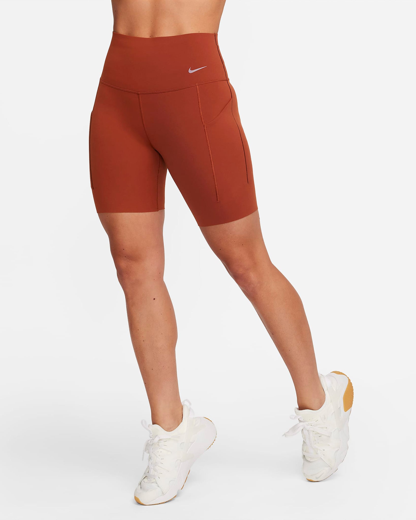 Nike Universa - Shorts de ciclismo con bolsillos de 20 cm de tiro alto y media sujeción para mujer