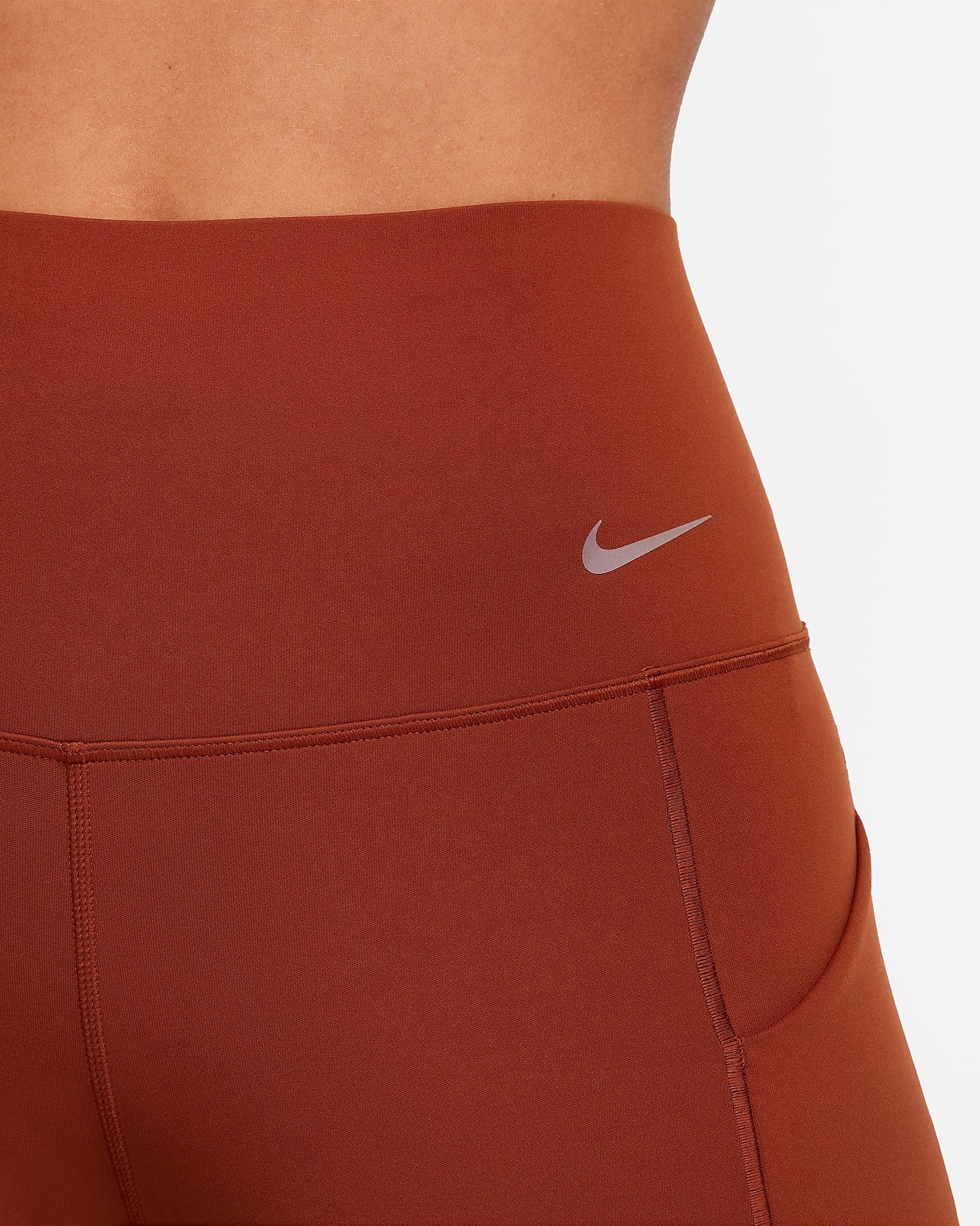 Nike Universa - Shorts de ciclismo con bolsillos de 20 cm de tiro alto y media sujeción para mujer
